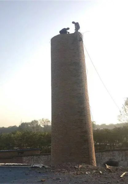 烟囱拆除，水塔拆除